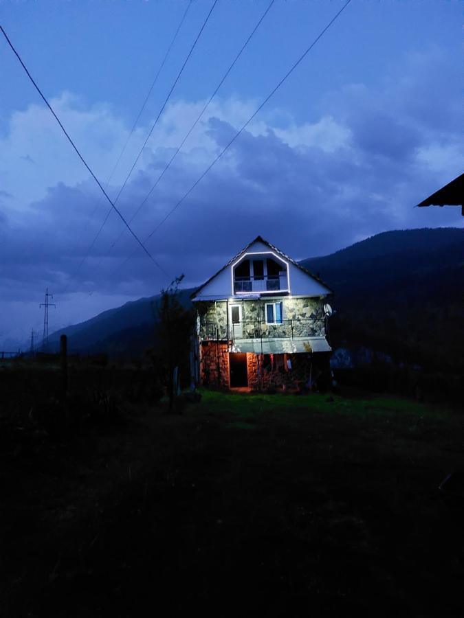 Hotel Bombora Mestia Exterior foto